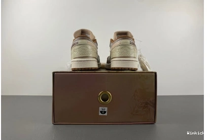 HF5743-221 JORDAN 1 Low AIR 1031